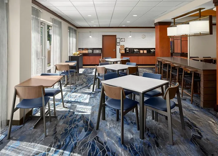 Fairfield Inn & Suites Bedford