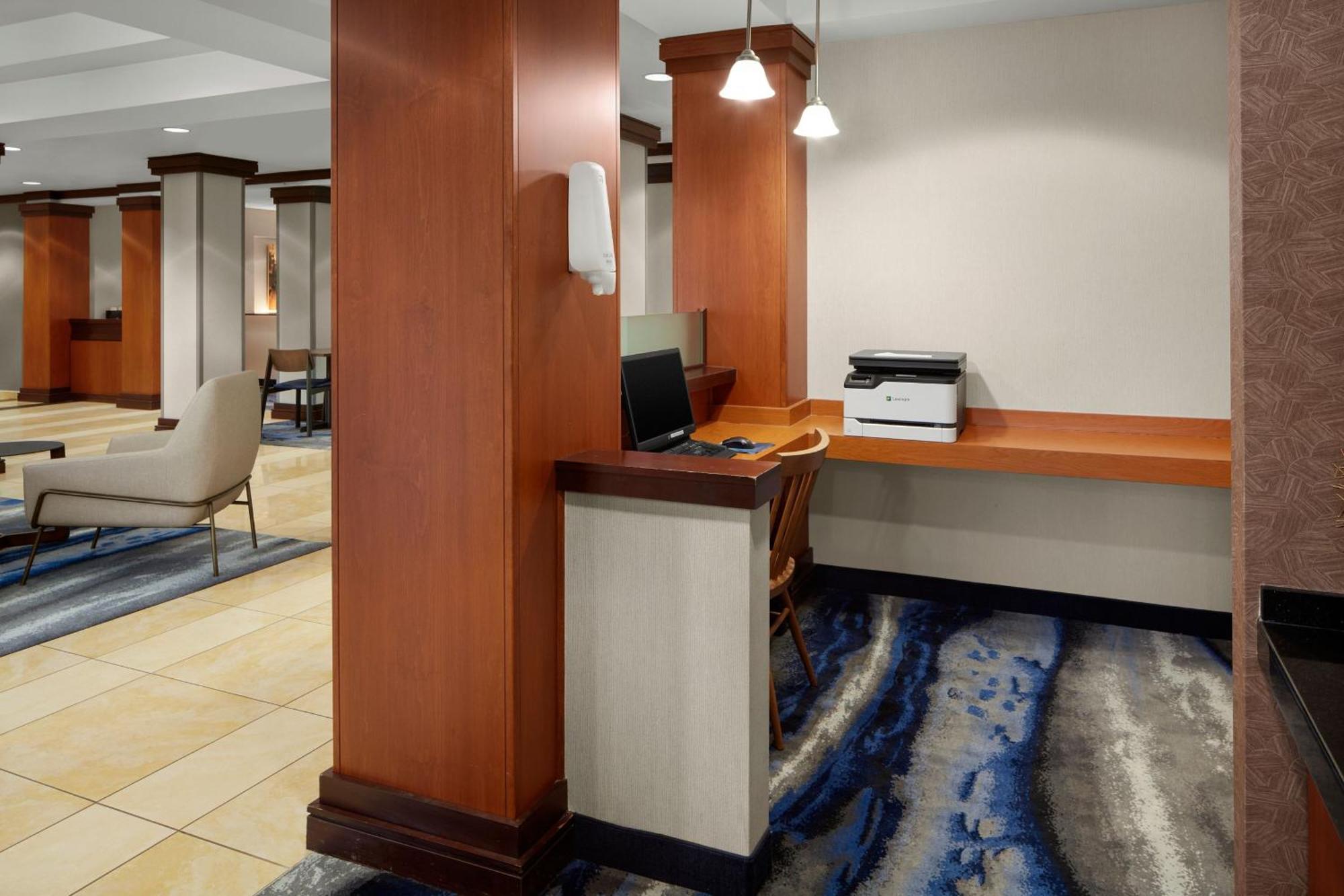 Fairfield & Hotel