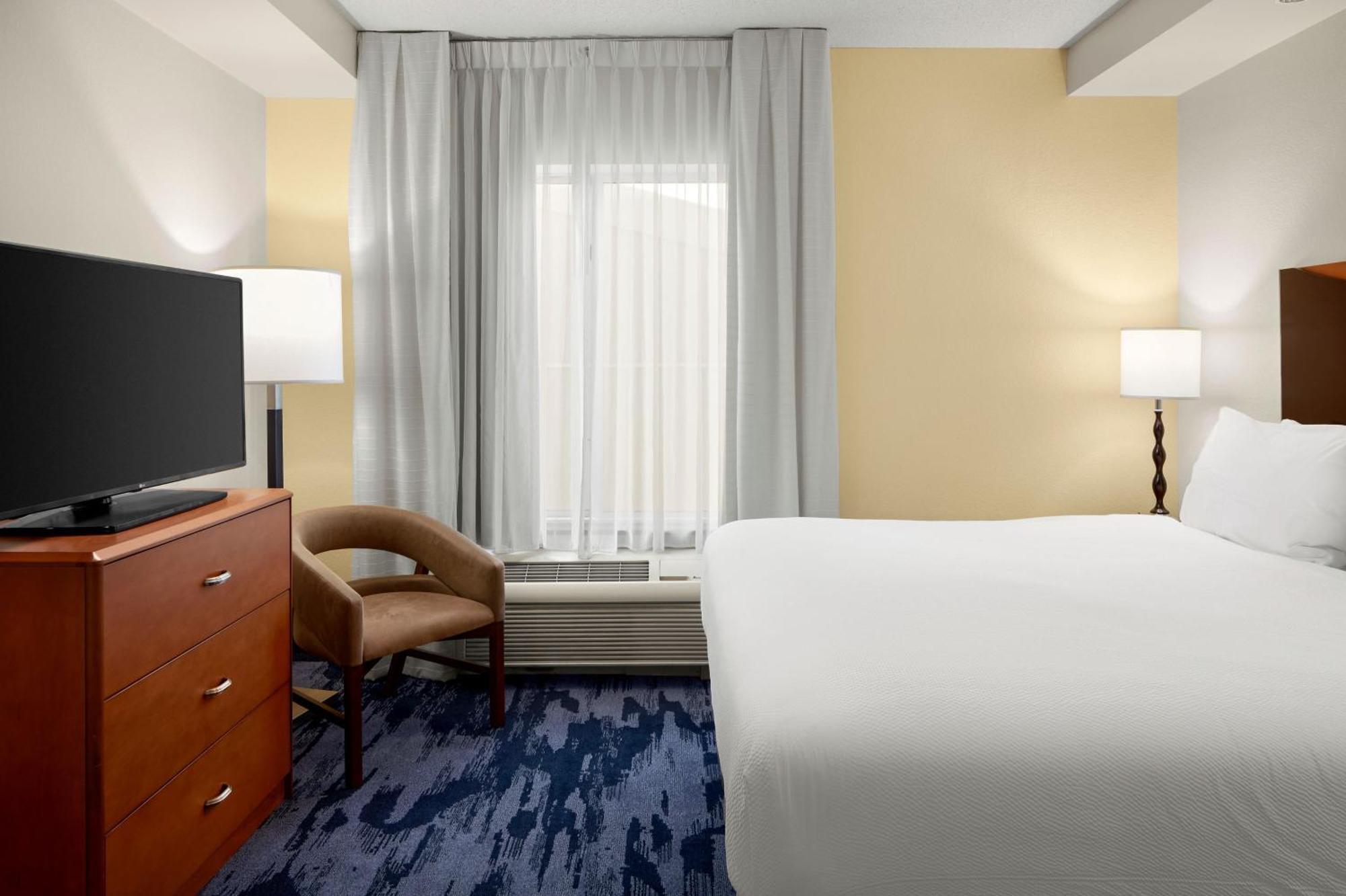 Fairfield & Hotel 3*